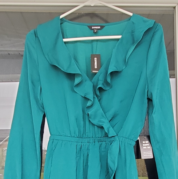 NWT Express Ruffle dress, Size XS - Picture 4 of 8